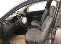 PAZARLIKSIZ BU GÜNE ÖZEL PLAKALI RUHSATLI 2004 RENAULT MEGAN 2