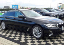 BMW 520i SEDAN LCI 1.6 170 LUXURY LINE