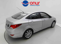 YETKİLİ BAYİDEN-HYUNDAİ ACCENT BLUE 1.4 CVVT MODE PLUS 104.000KM