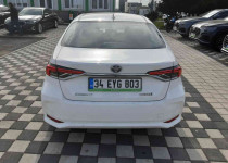 TOYOTA COROLLA 1.8 HYBRID DREAM E-CVT