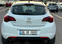 CEYLİN OTOMOTİVDEN 2012 MODEL HATASIZ BOYASIZ OTOMATİK ASTRA**