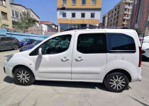 MARKA OTO DAN 2017 MODEL CİTREON BERLİNGO 1.6 HDİ SX 242.000 KM